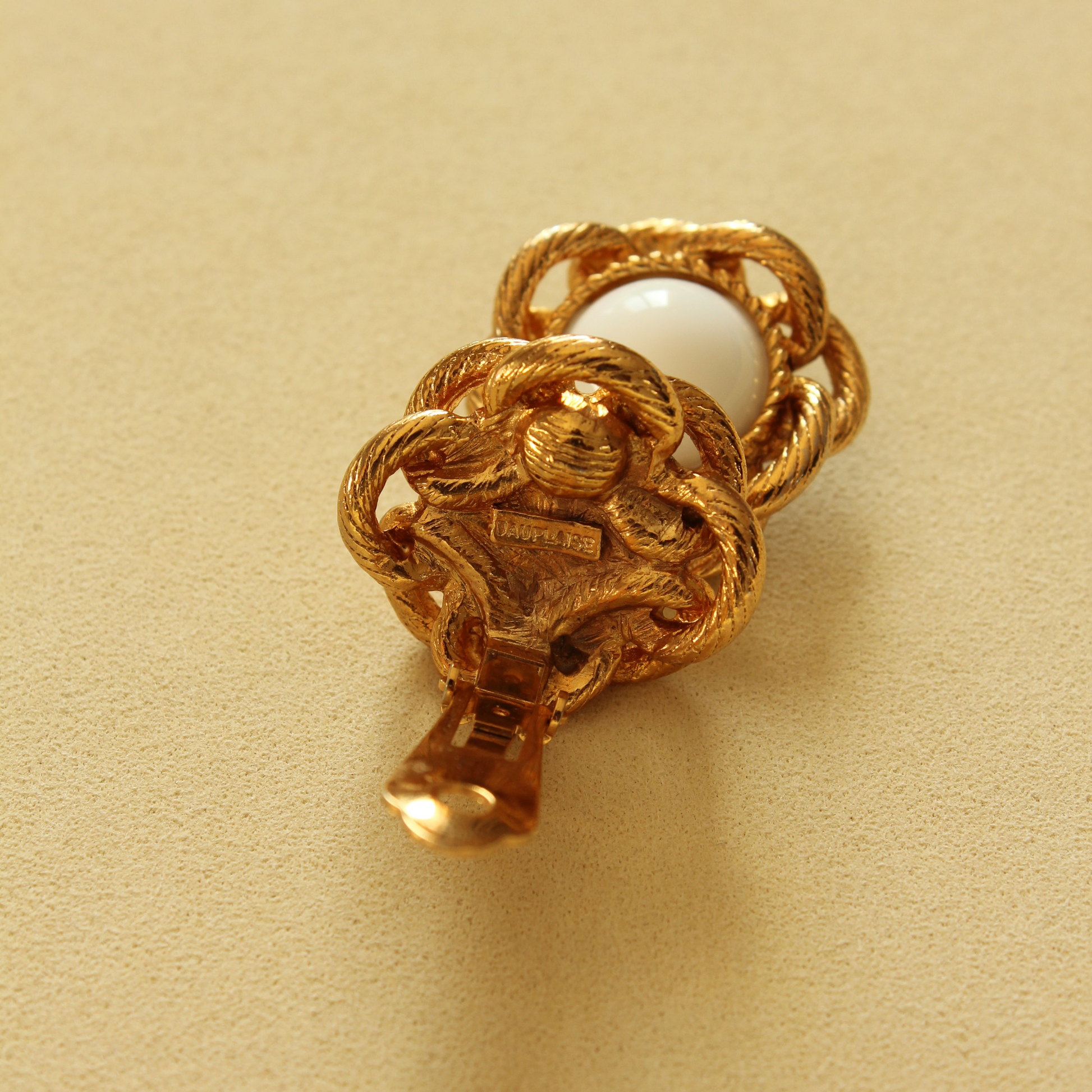 1980s Vintage White  Dauplaise Clip ons